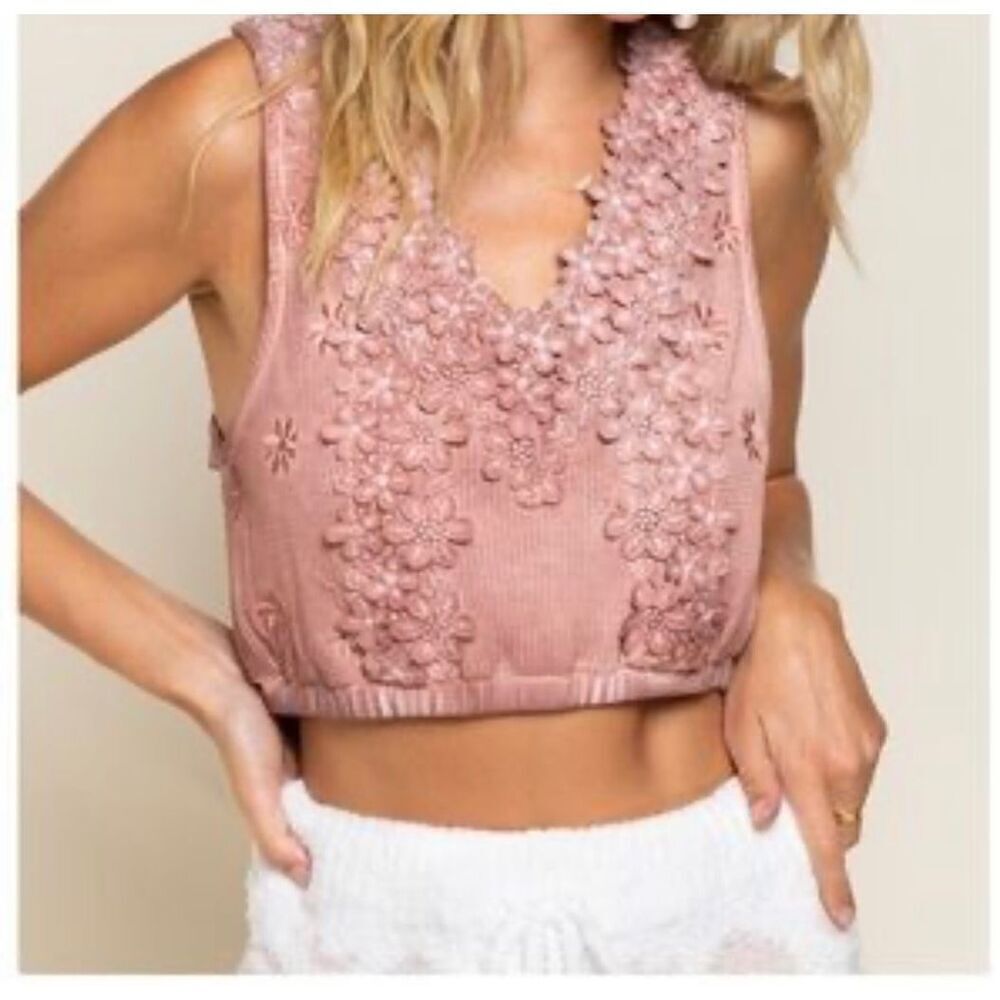 Pol cropped top with flower